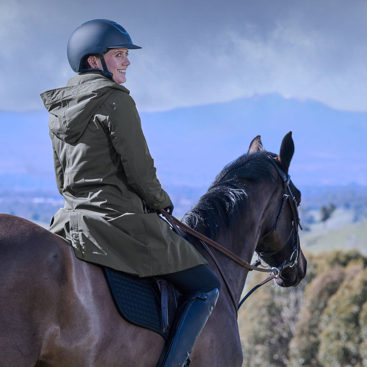 Weatherbeeta Ladies All Purpose Waterproof Longline Equestrian Jacket #colour_midnight-green