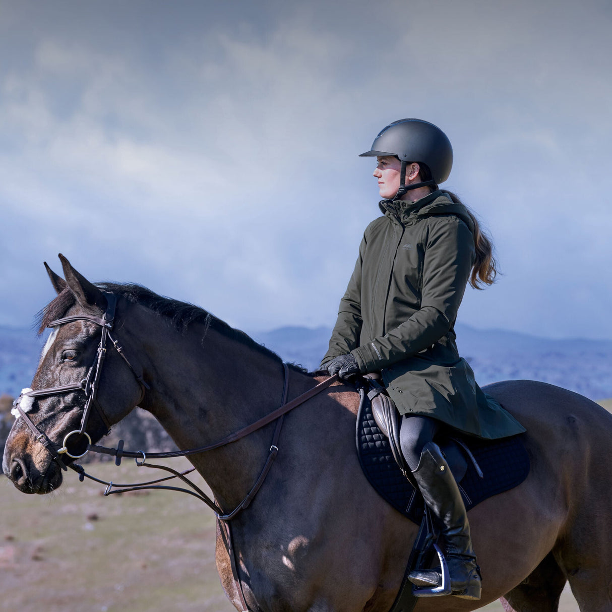 Weatherbeeta Ladies All Purpose Waterproof Longline Equestrian Jacket #colour_midnight-green