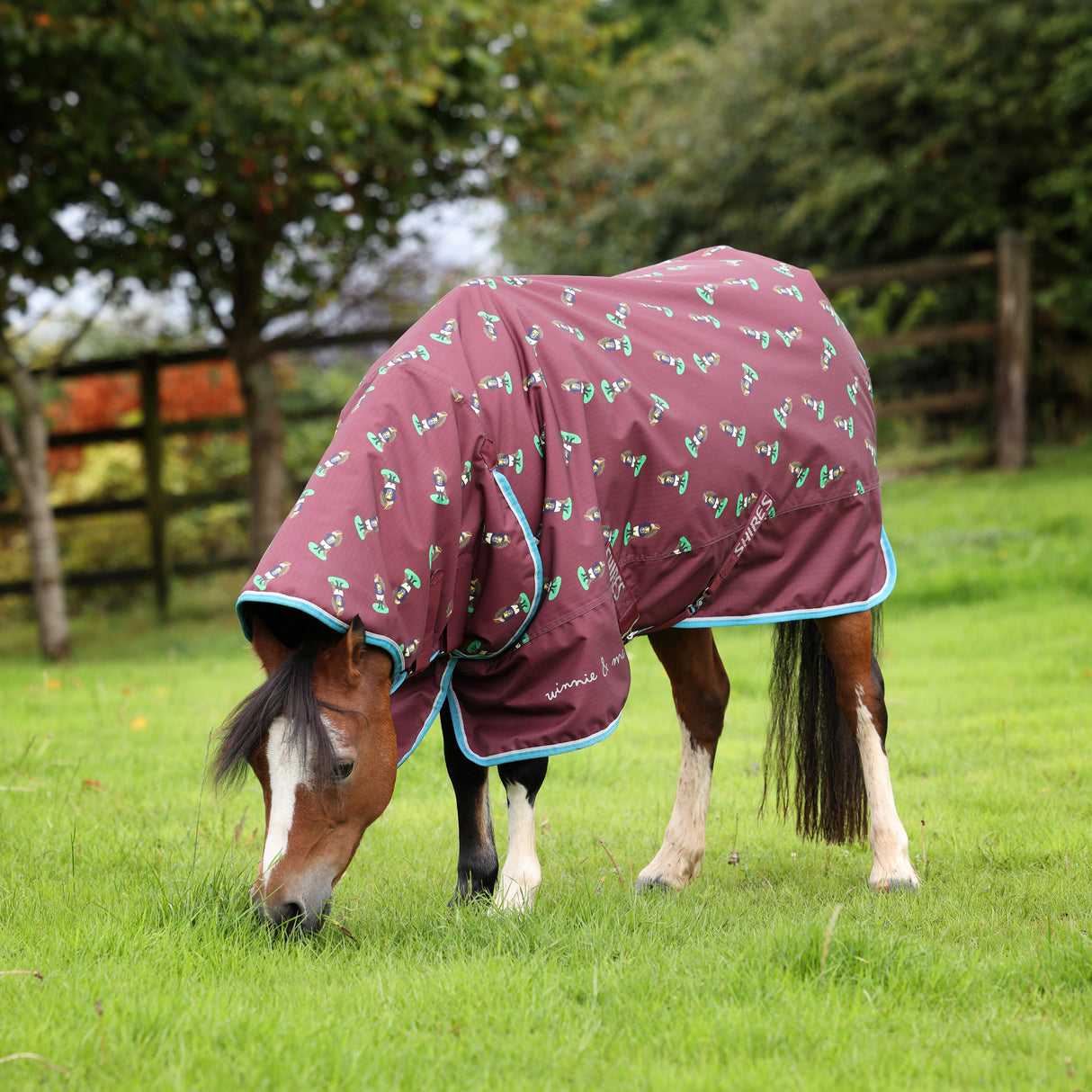 Shires Winnie & Me 200g Turnout Rug #colour_maroon