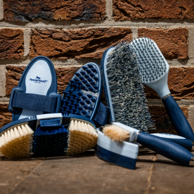 Horseware Ireland Newmarket Grooming Brush Set #colour_whitney-navy