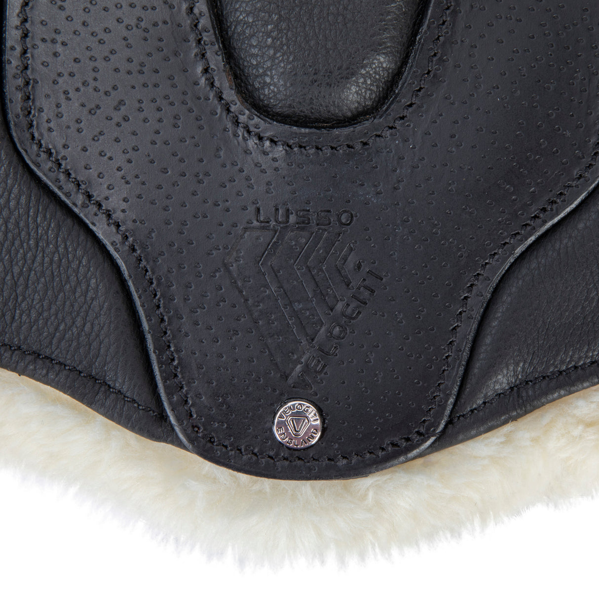 Shires Velociti Lusso Elite Anatomical Girth #colour_black
