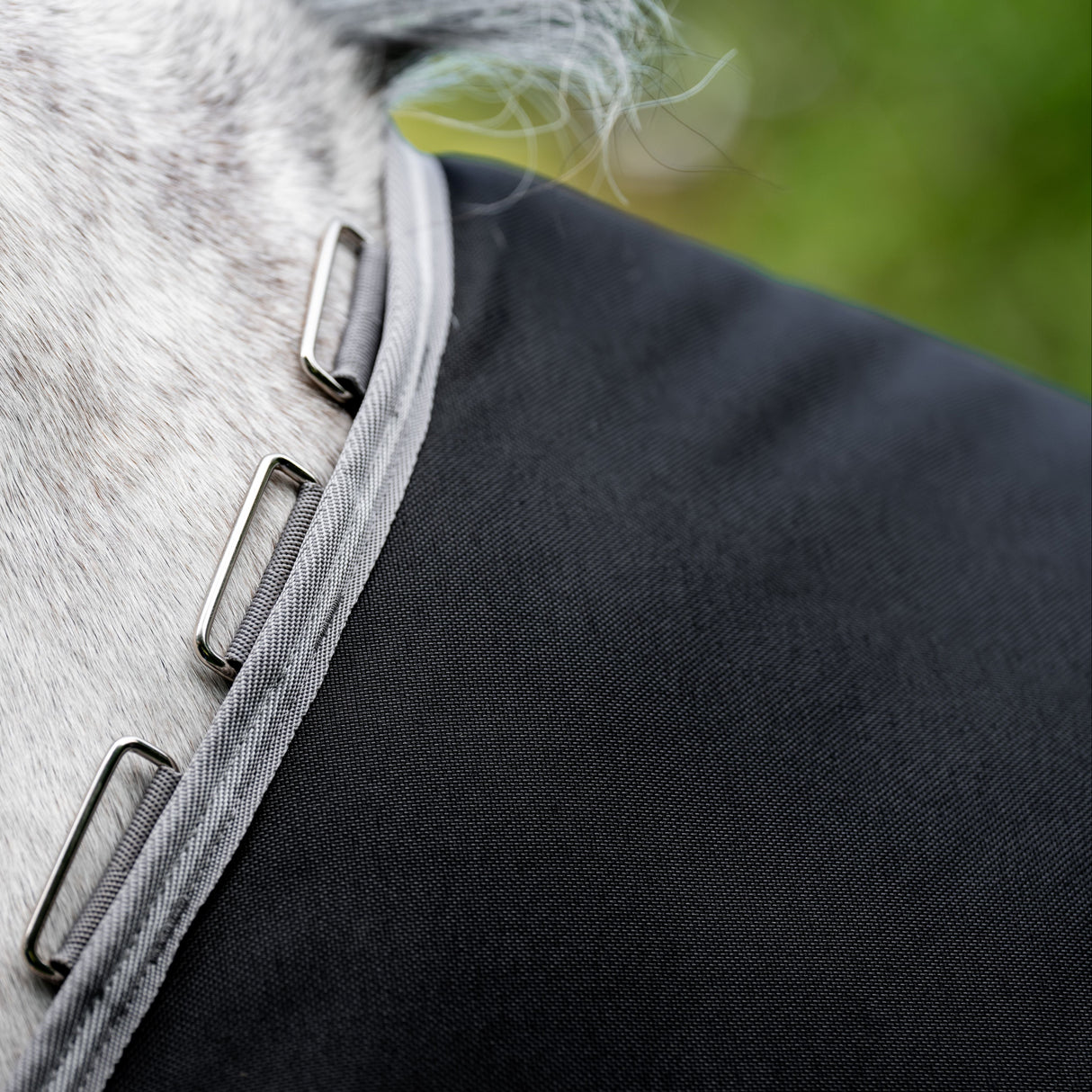 Horseware Ireland Amigo 1200D XL 50g Turnout Rug #colour_black-titanium-grey-silver