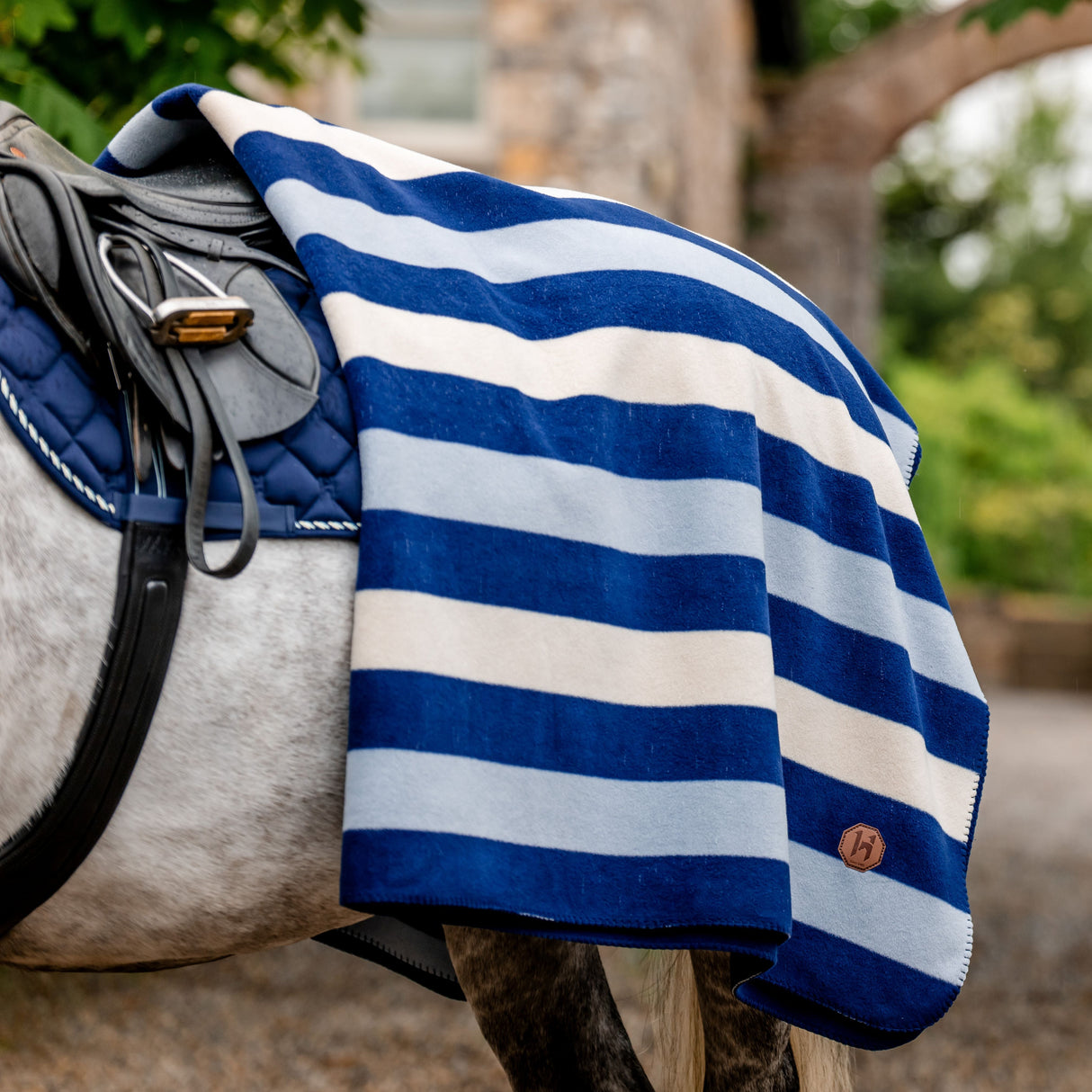 Horseware Ireland Newmarket Fleece Blanket #colour_whitney-navy