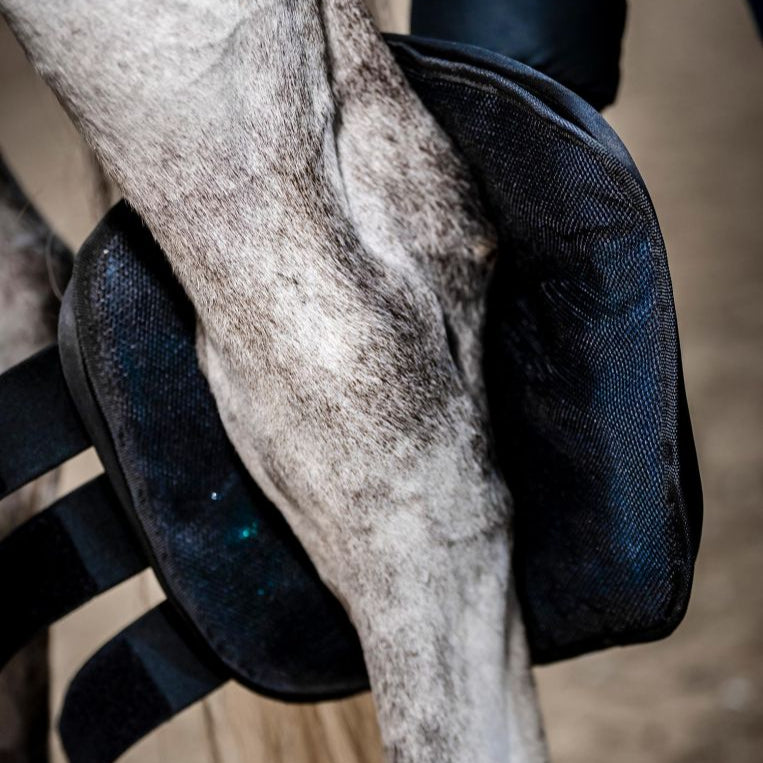 Horseware Ireland Ice Gel Hock Boots #colour_black-black