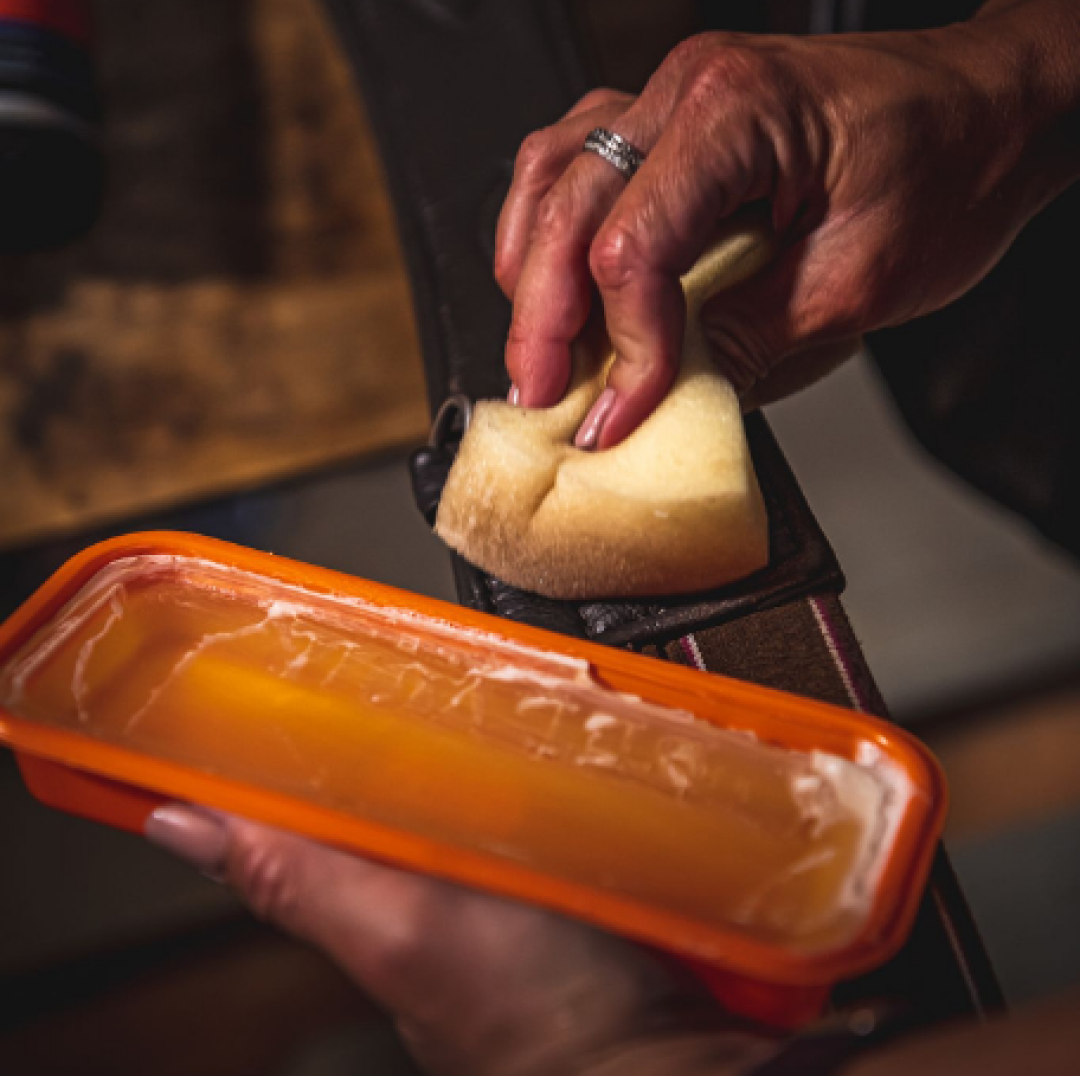 Carr & Day & Martin Belvoir Step 2 Tack Conditioner Tray