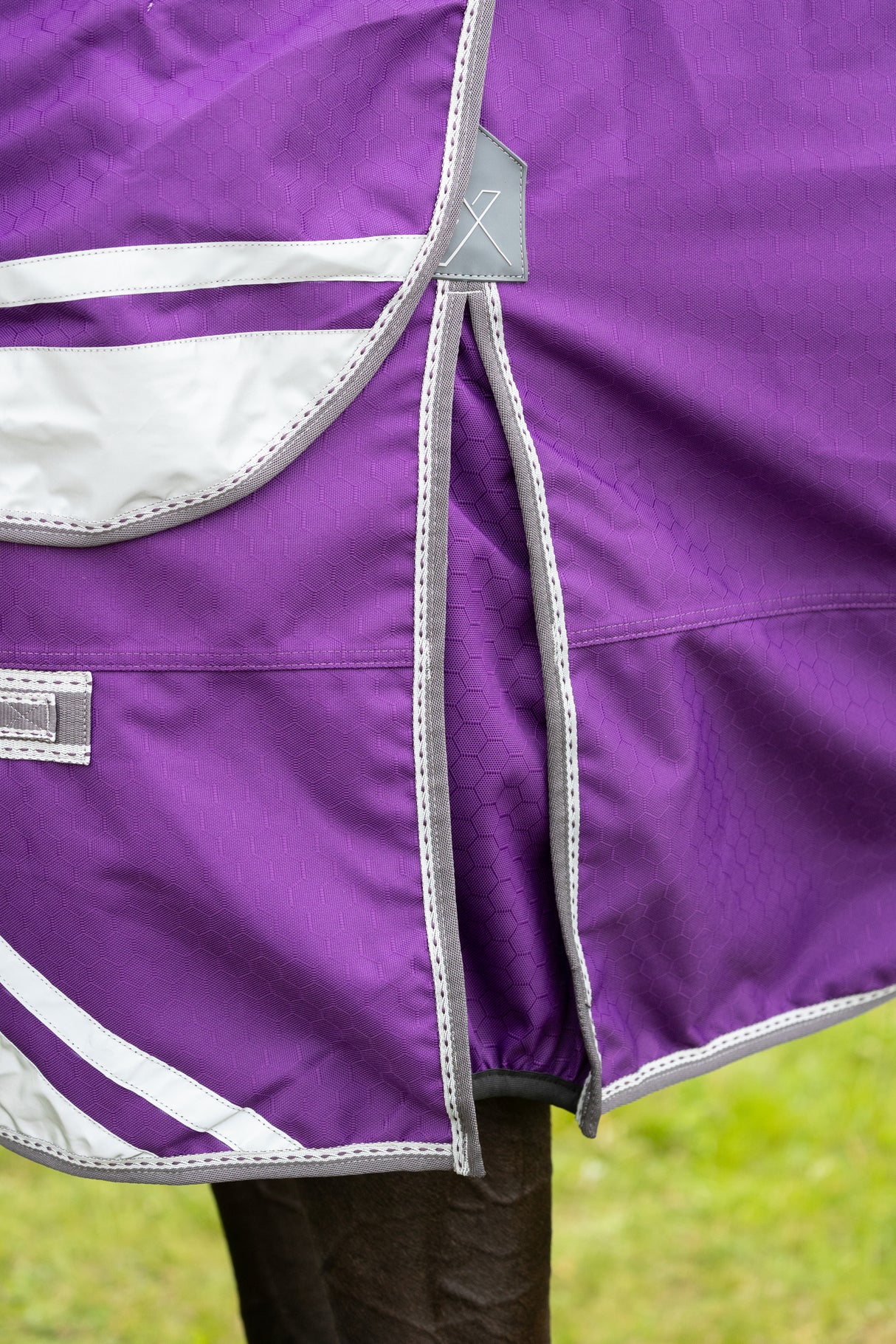 DefenceX Shield 0g Turnout Rug with Detachable Neck