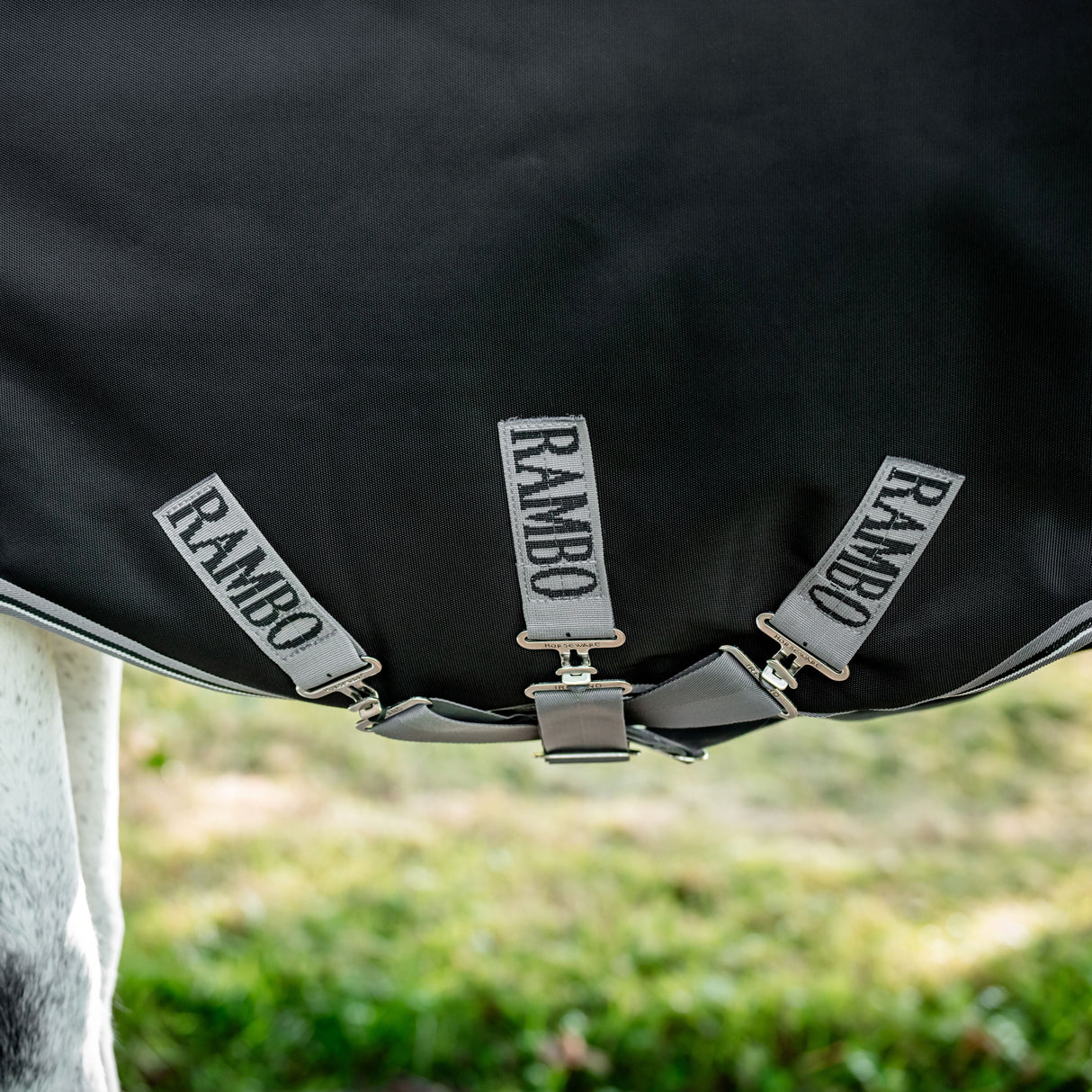 Horseware Ireland Rambo 1680D 0g Turnout Rug #colour_black-thunderstorm-grey-silver